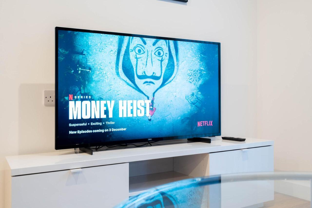 Maevela Apartments - Luxury Broad St Apartment - 2 Bed, 2 Bath - City Centre/Cube/Mailbox - With Underground Parking ✓- L Shape Sofa, Large 50 Inch Smart Tv With Free Netflix & Wifi Birmingham Exterior foto